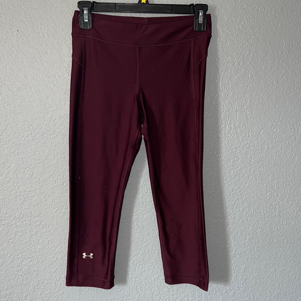 Under Armour Crop Leggings 🤍